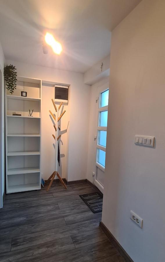 Apartman Kokola 말리로시니 외부 사진