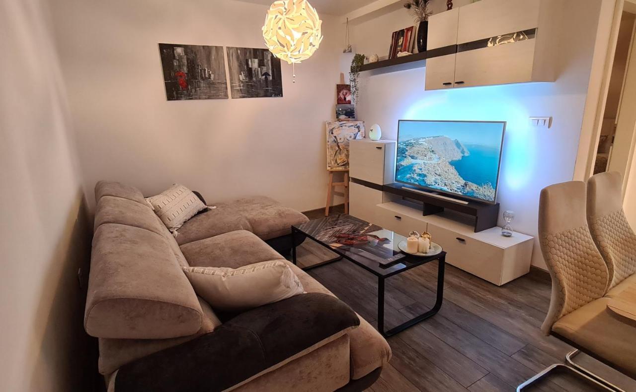 Apartman Kokola 말리로시니 외부 사진